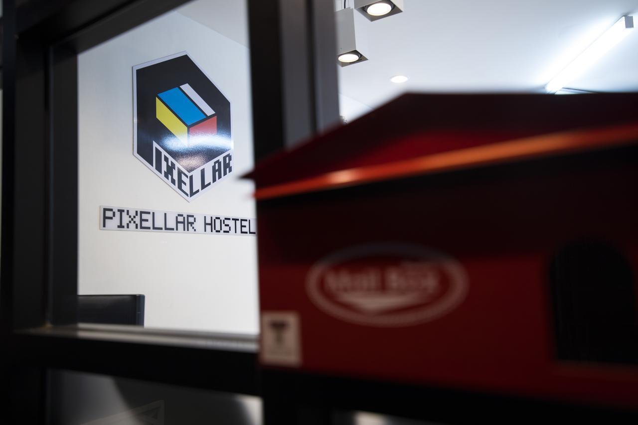 Pixellar Hostel Bangkok Esterno foto