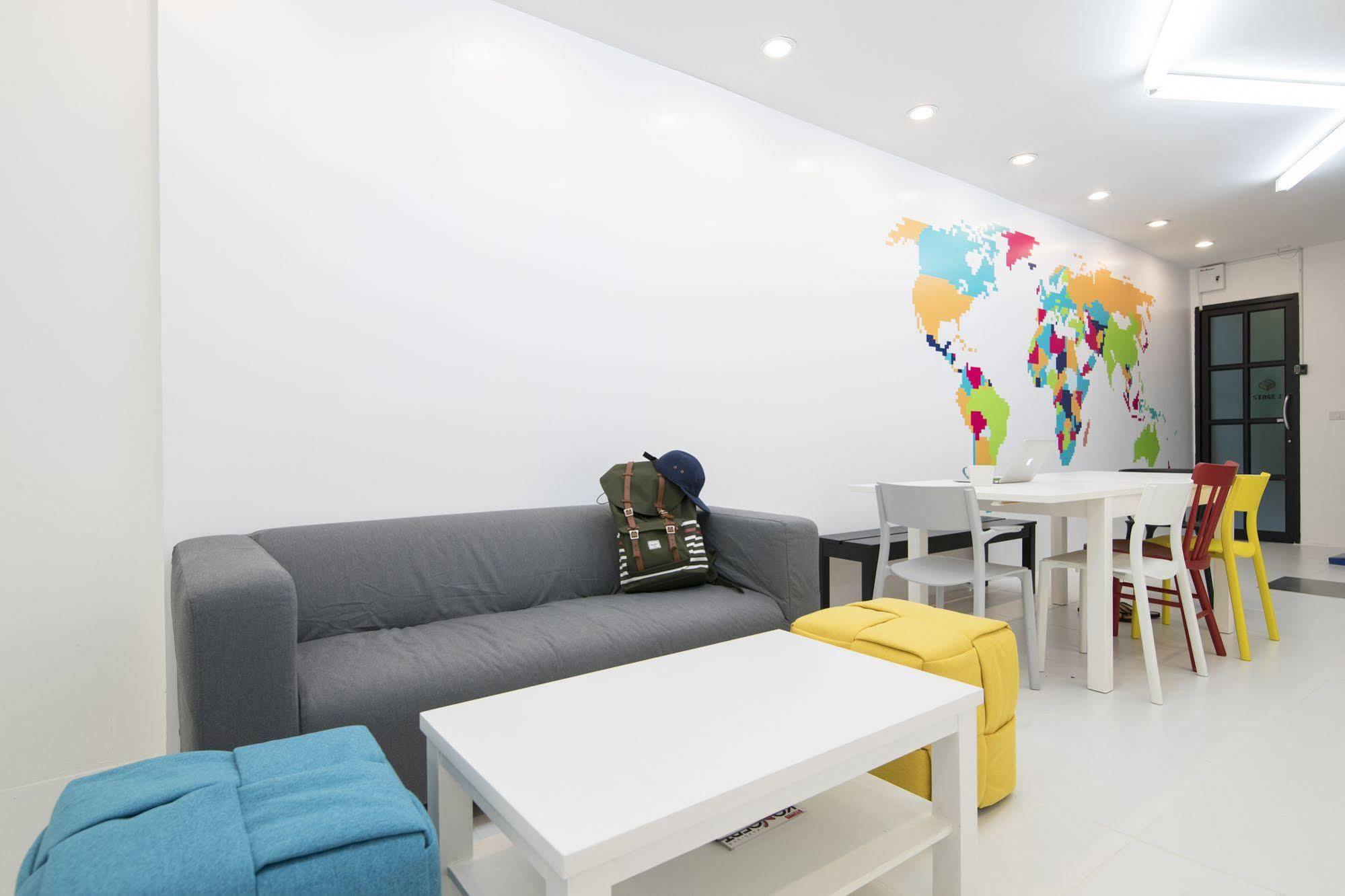 Pixellar Hostel Bangkok Esterno foto