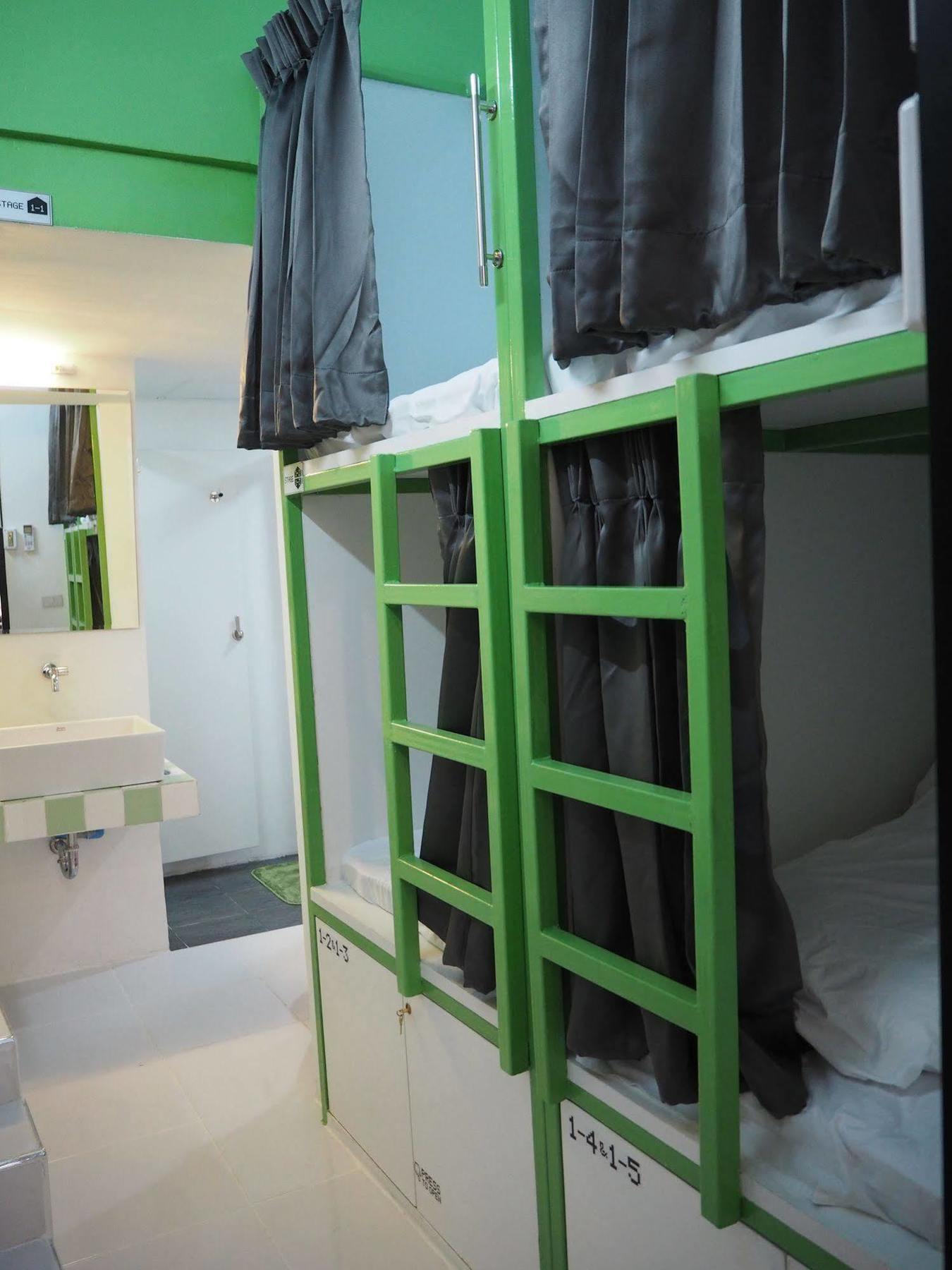 Pixellar Hostel Bangkok Esterno foto