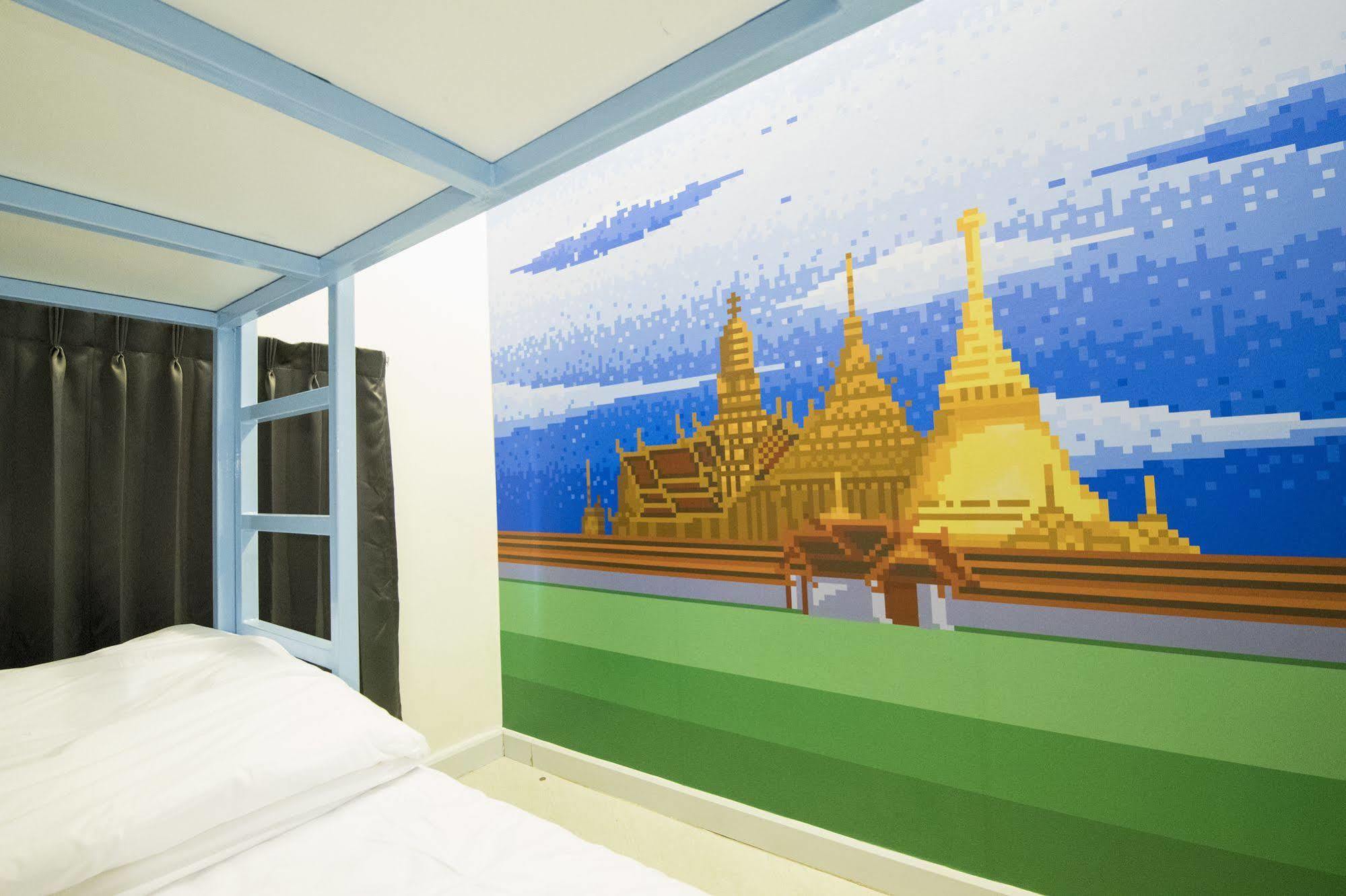 Pixellar Hostel Bangkok Esterno foto