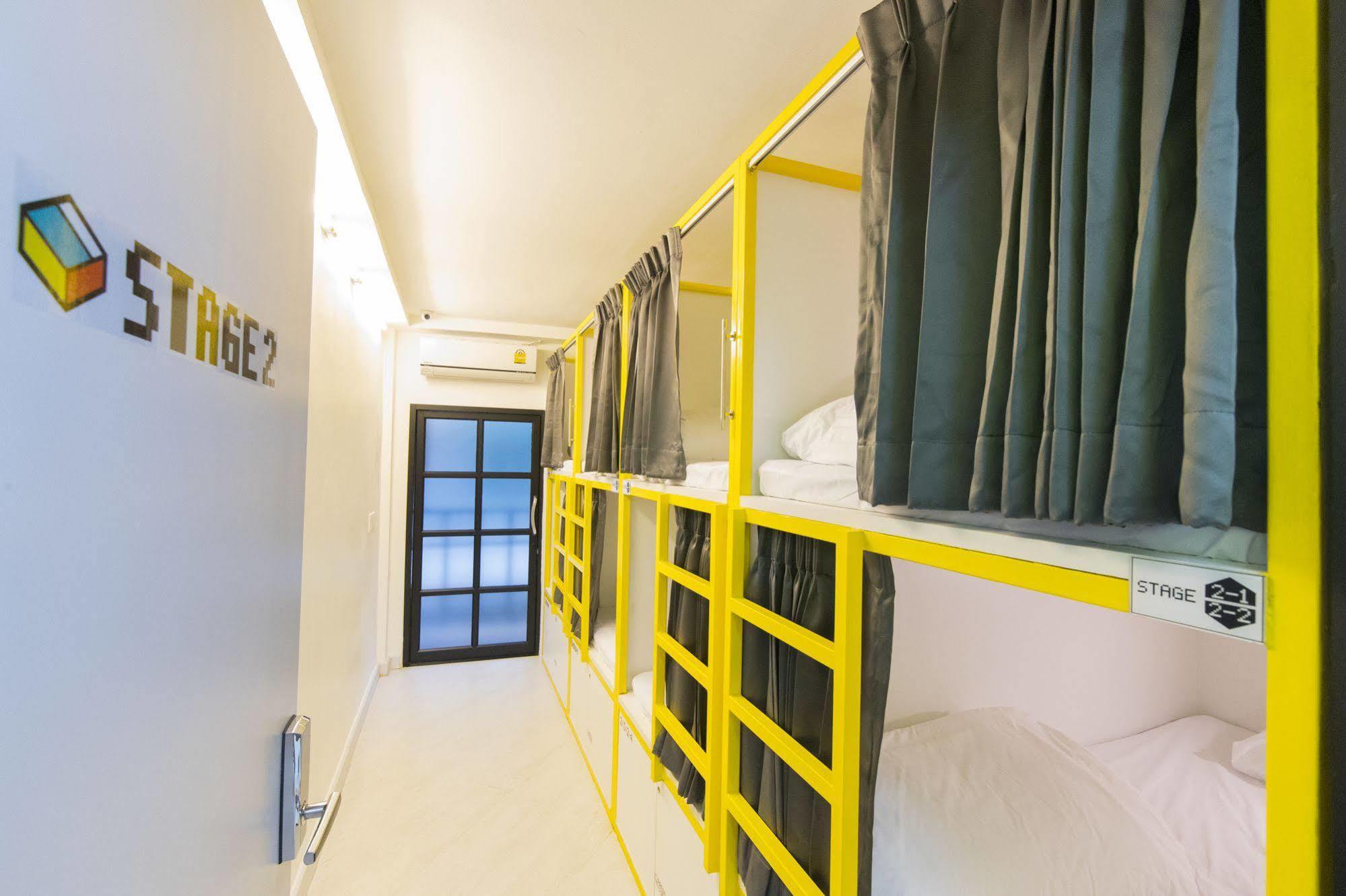 Pixellar Hostel Bangkok Esterno foto