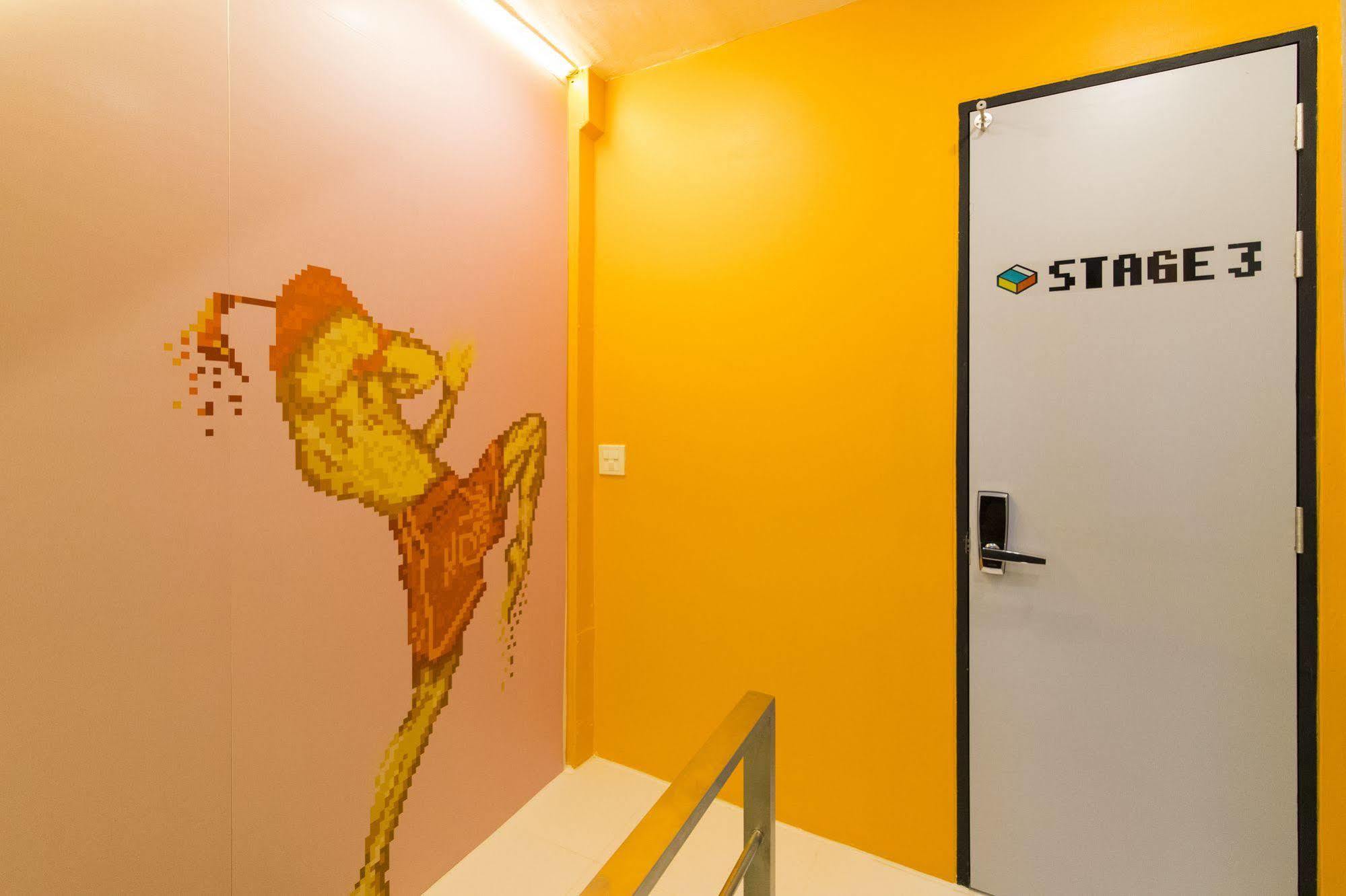 Pixellar Hostel Bangkok Esterno foto